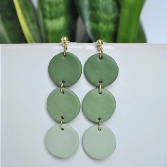 4 Pairs of Clay Earrings - Picture 4 of 9